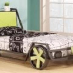 ☆早い方優先！値下げします！車型ベッド！