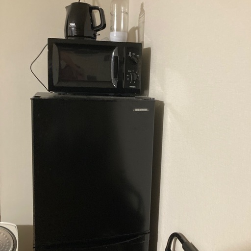 アイリスオーヤマ冷蔵庫、電子レンジ、T-falポット
