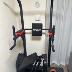 懸垂、ベンチ、ダンベル、マット