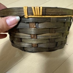焦茶　カゴ　小物入れ　⭐︎8/28午後までの出品→メッセージ早めにいただければ取り置きしますの画像