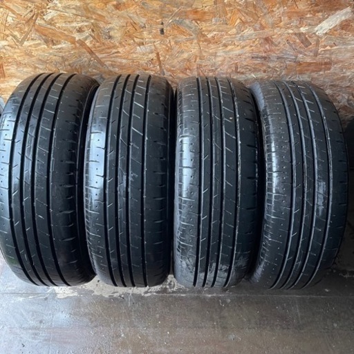 極上タイヤ　BRIDGESTONE ブリヂストン　ブリジストン　playz PX-RVⅡ 215/60R17 夏タイヤ　2022年製　17インチ