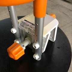パナソニックエイジフリー 入浴グリップ [ユクリア] オレンジ 200 PN-L12012D 手摺り　入浴用品 介護用品 の画像