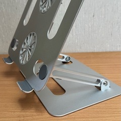 ノートパソコン冷却スタンド 大風量冷却ファン搭載の画像