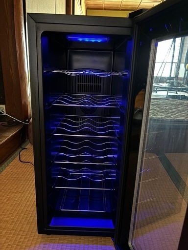 ワインセラー12本収納\n