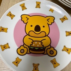 お皿4枚差し上げます