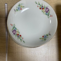 食器5枚差し上げます