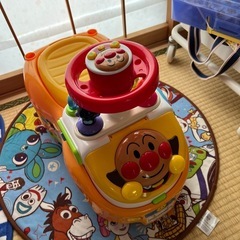 アンパンマンカー　乗り物　ビジーカー