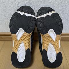 子供用 スニーカー 瞬足 黒 21cmの画像