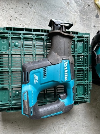 マキタ充電式レシプロソー18v