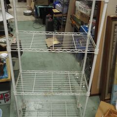 白い棚、キャスター付き、６０x３０x１２３、キッチンなどにもの画像