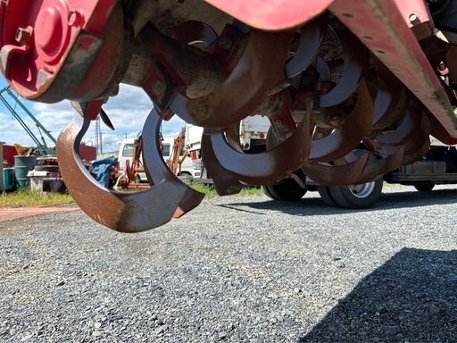 三菱MT240中古4WD ディーゼル パワステ 、自動水平 、正逆転PTO24馬力