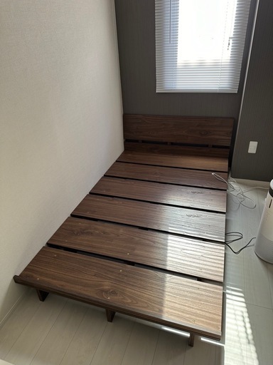 【美品】LOWYA シングルベッドフレーム ロータイプ カラー:ウォルナット　北欧風