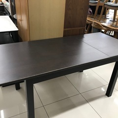 伸縮ダイニングテーブルセット、IKEAの画像