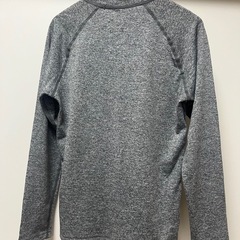 130サイズ 長袖ラッシュガード の画像