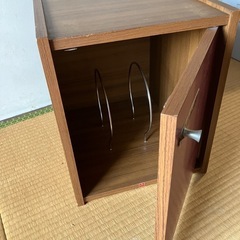 木製キャビネット　棚　収納ケースの画像
