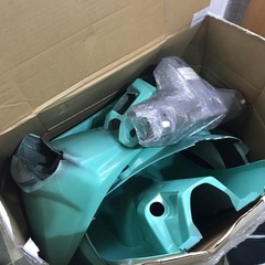 現在商談中！　ヤマハ　ミント　9/8まで掲載！　予備外装引き取りで15000円まで値引き！　サービスマニュアル付き　セル不動　キャブオーバーフロー　シャコタン仕様　2ストローク原付一種スクーターの画像