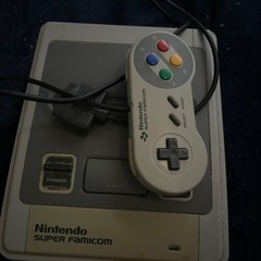 スーパーファミコン 本体+コントローラー