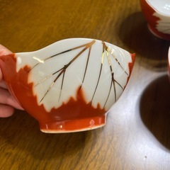 葉っぱの模様の小鉢4個セットの画像