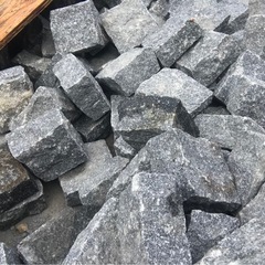 9cm×9cm 厚み5cmのピンコロ石　　約200個全部で500円！の画像