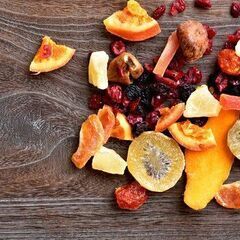 ナッツやドライフルーツの製造スタッフ