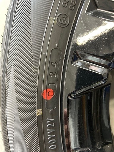 値下げ デリカ D5 シャモニー限定 純正18インチホイール&タイヤ　1台分