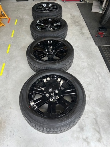 値下げ デリカ D5 シャモニー限定 純正18インチホイール&タイヤ　1台分