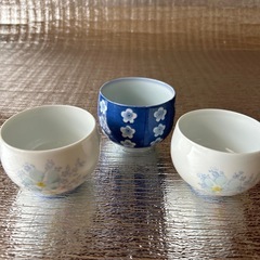 お湯呑み窯元名有ります。