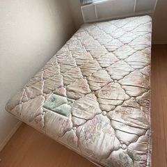 値下げ 【8/29まで】早い者勝ち【総額50万以上】高級ベッド セミダブルベッドフレーム マットレス　KINGSDOWNの画像