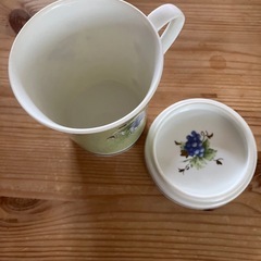 蓋付きマグカップの画像