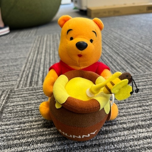 Disney\nプーさん　蜂が回るぬいぐるみ