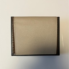 UNITED ARROWS クリーム色 二つ折り財布の画像