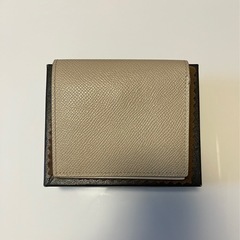 UNITED ARROWS クリーム色 二つ折り財布の画像