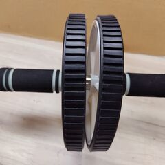 腹筋ローラー トレーニング 筋トレグッズ 腹筋器具 初心者 マシン 腹筋マシーン 鍛える 器具 ホイール ダイエット エクササイズの画像