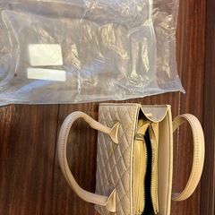 斜め掛けバッグの画像