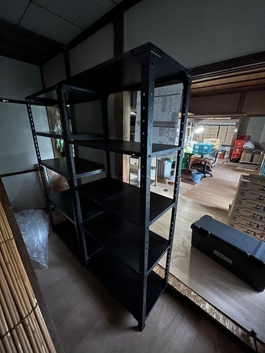 スチール棚 4段 写真手前1台