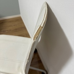新しい椅子を買ったのでお譲り致します。の画像