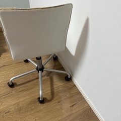 新しい椅子を買ったのでお譲り致します。の画像