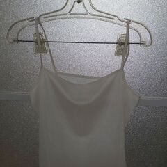 🍀🍀🍀GWセール🉐🉐🉐5/3(土)までの取引→💴300👩NATURAL BEAUTY キャミソールとセット(サイズ→38)お仕事用にも【未使用品】の画像
