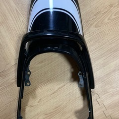 ゼファー1100  黒白火の玉カラー　テールカウル希少　最終値下げ