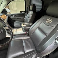 キャデラック　エスカレード

綺麗なディーラー車✨の画像
