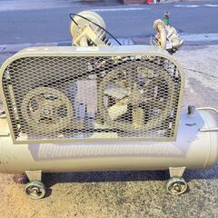 TOSHIBA　東芝　TOSCON　トスコン　エアコンプレッサー　SP106-22T8　2.2kw 3馬力　タンク容量80L　三相200V　愛知県 一宮市 名古屋 稲沢 江南 岩倉 岐阜 羽島 各務ヶ原 三重 愛知 グッドプライス一宮の画像