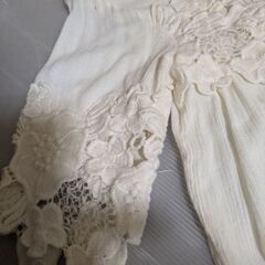 アイボリーのチュニックの画像