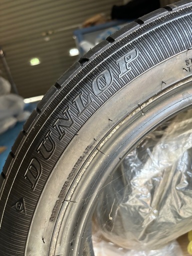 
新車外しのタイヤです。
