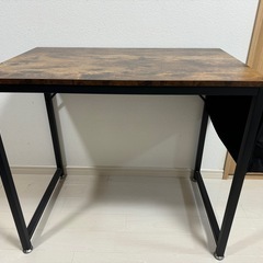 Beemyi デスクの画像