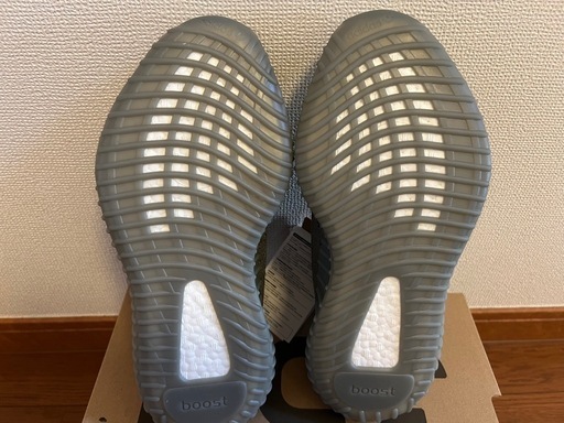新品　yeezy boost 350 v2