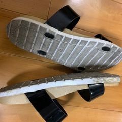 黒　サンダルの画像
