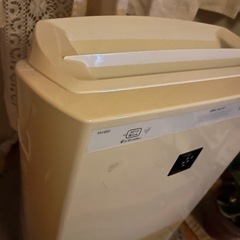 9/1まで　シャープ　空気清浄機　FU-D51-Wの画像