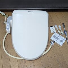 【現在取引中】パナソニック製　暖房温水便座（自動開閉機能付き）です。