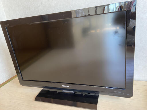 東芝REGZA  32 インチ　ほとんど視聴してなく、とてもキレイな状態です。2011年製