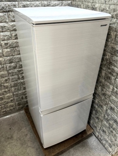 大阪送料無料★3か月保障付き★冷蔵庫★2020年★シャープ★137L★SJ-D14F-W★R-379